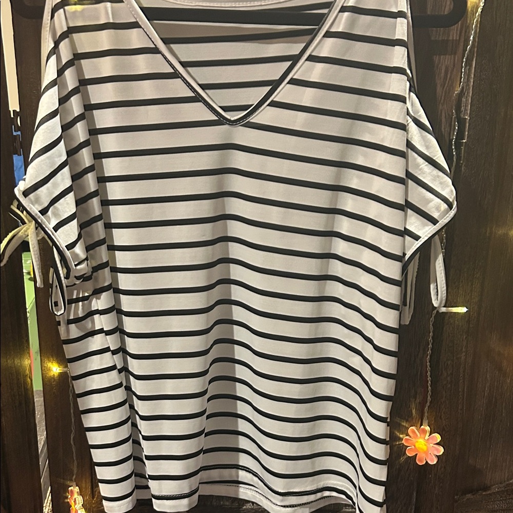 Casual Striped V-Neck Top - Black and White